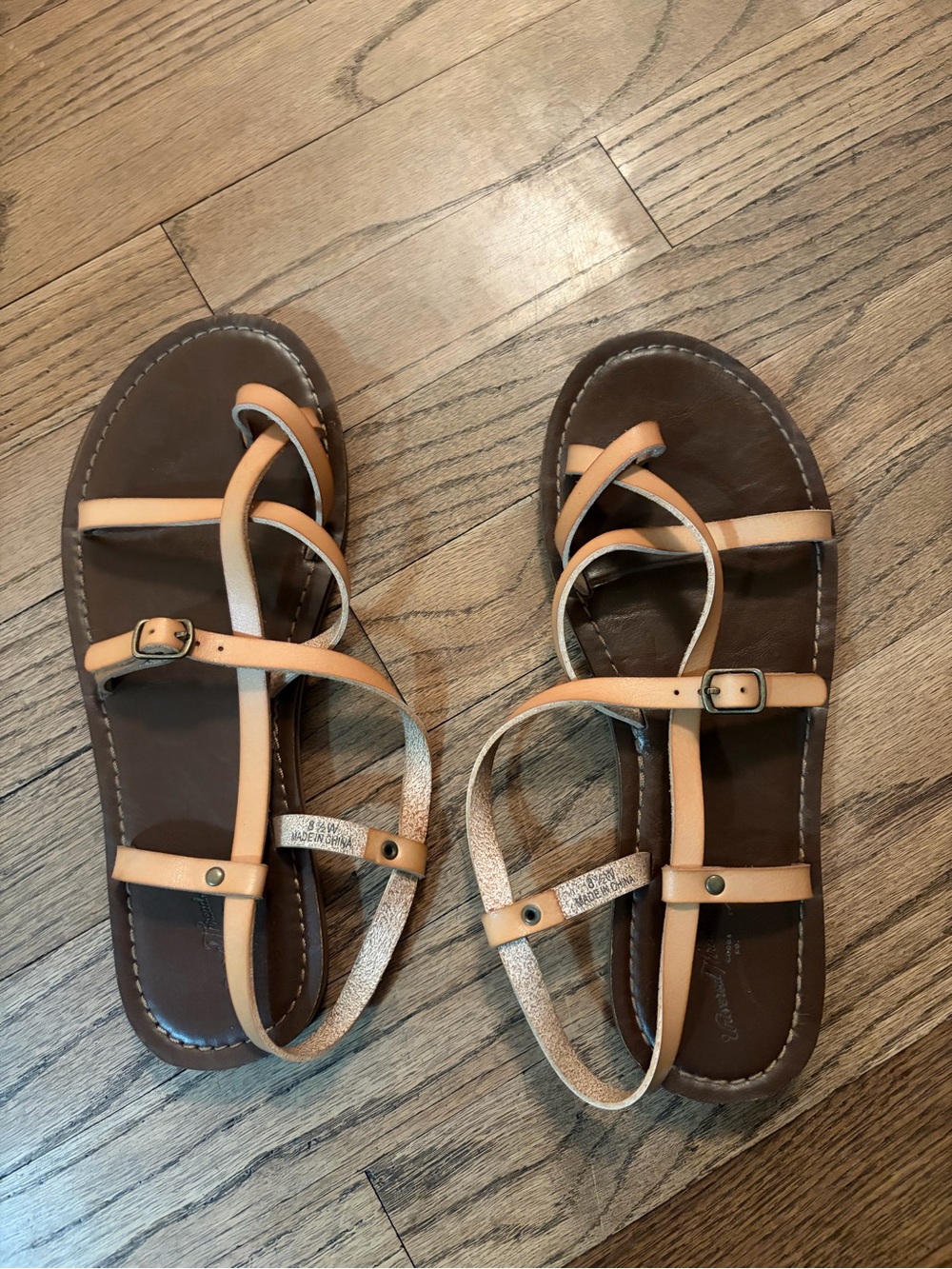 Universal Thread Women's Tan Strappy Sandals - Size 8.5W